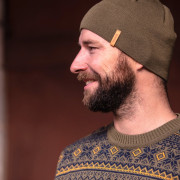 Pletena kapa od merino vune Kama A02