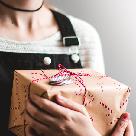 Mekani, lijepi, topli - božićni pokloni za žene