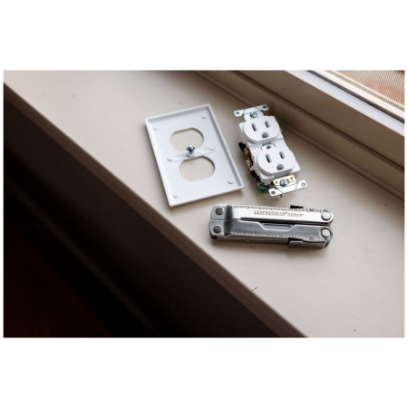 Multi-tool Leatherman Rebar Box