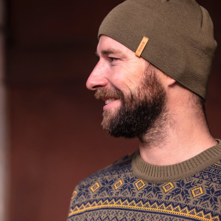 Pletena kapa od merino vune Kama A02