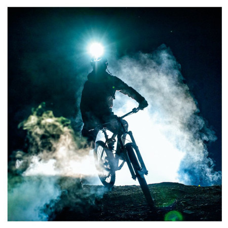 Prednje svjetlo Sigma Buster 2000