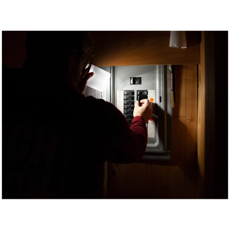 Svjetiljka Mpowerd Luci EMRG