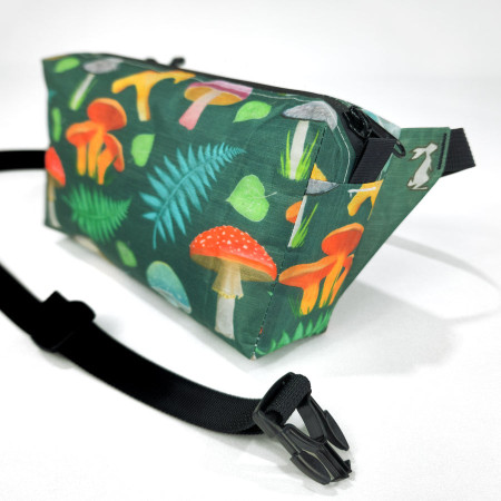 Torbice oko struka High Tail Designs Fanny Pack Forest Mushroom