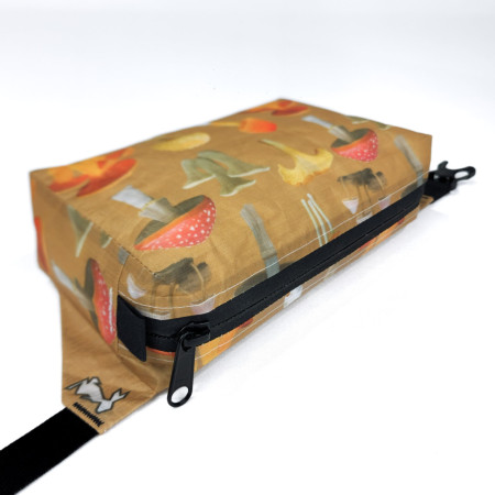 Torbice oko struka High Tail Designs Fanny Pack Botany Poster