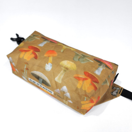 Torbice oko struka High Tail Designs Fanny Pack Botany Poster